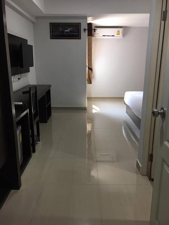 Hotel S.K.Airport Chiang Mai Zewnętrze zdjęcie